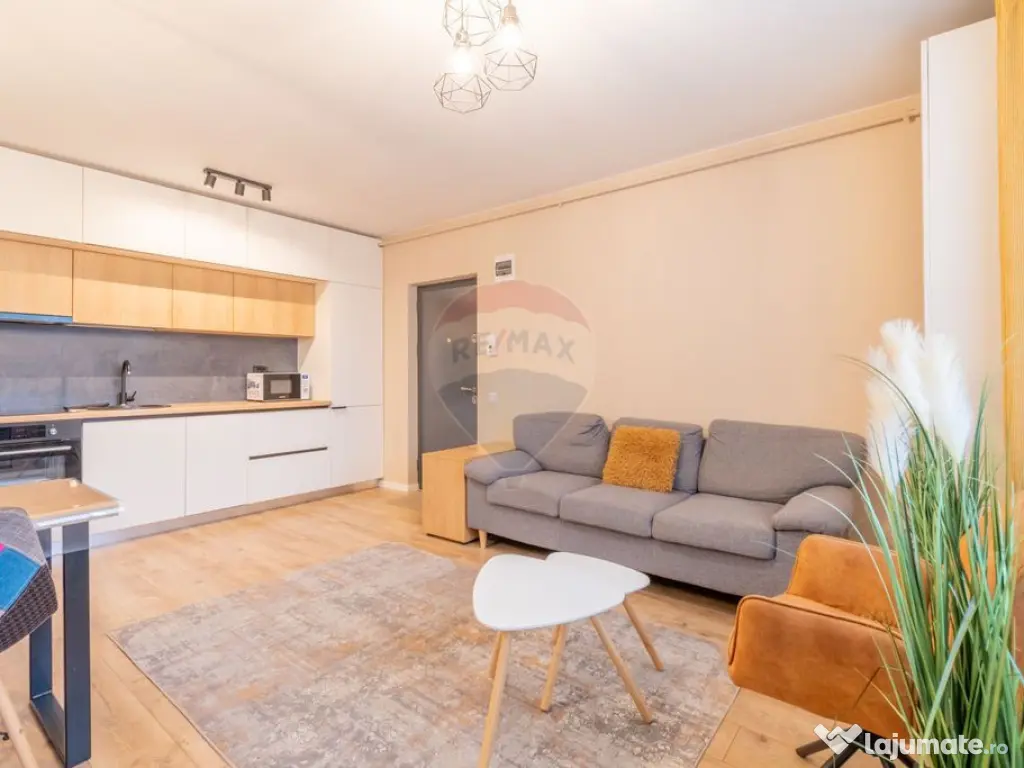 De închiriat – Apartament cu 3 camere, boxă și parca... 