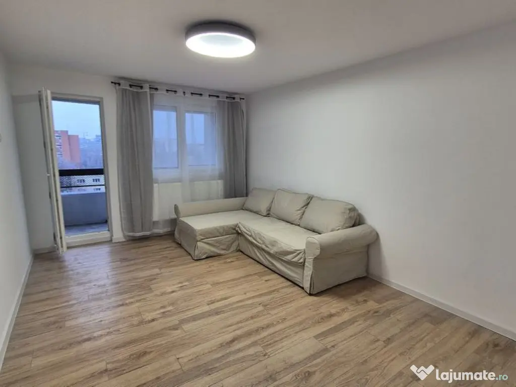 Apartament cu 2 camere renovat, prima inchiriere - metrou...