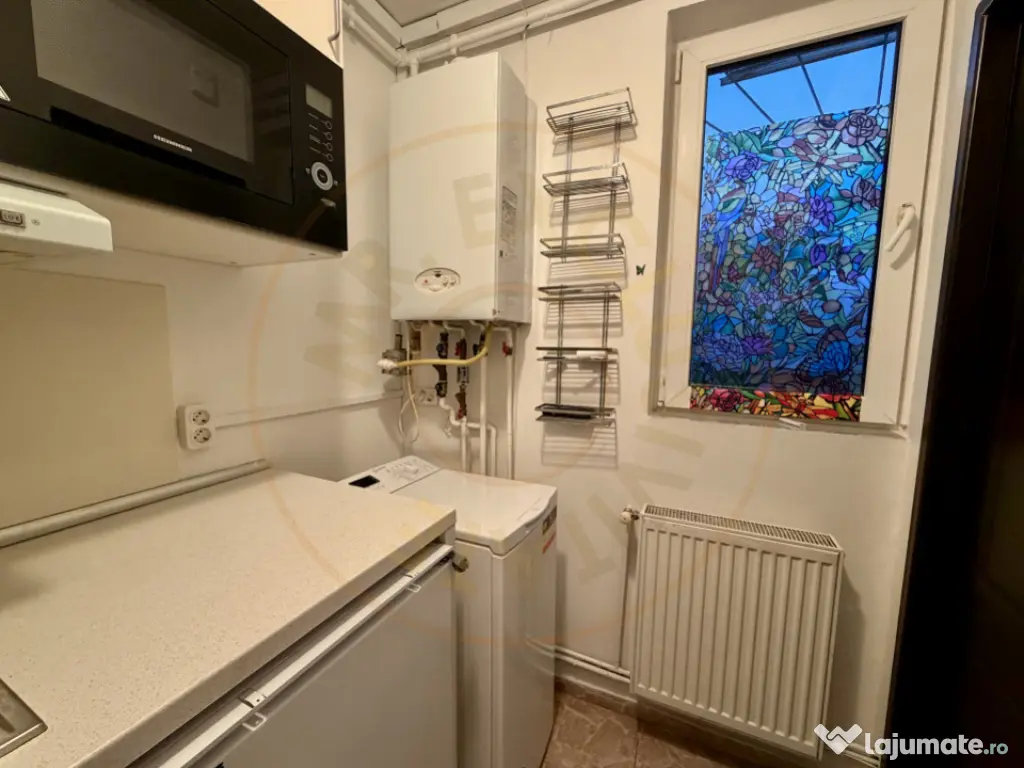 Garsoniera complet mobilată metrou Preciziei