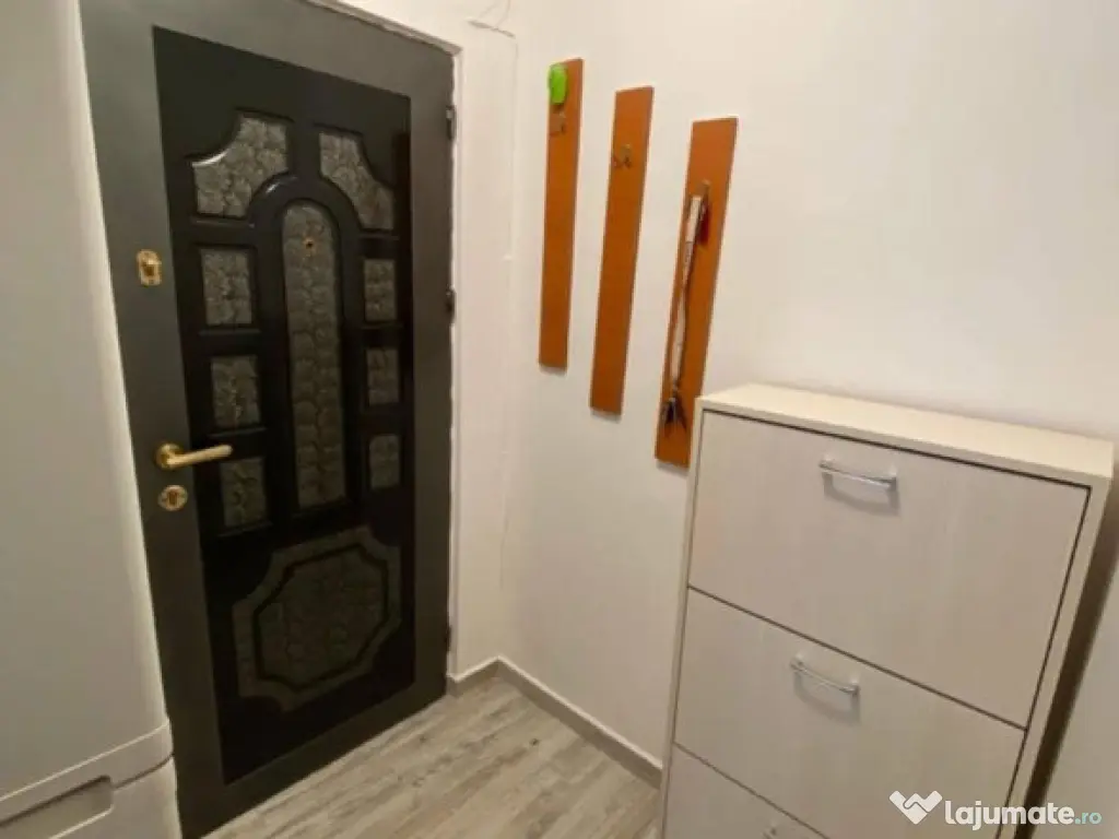 Apartament 2 camere, semidecomandat - zona Grivitei