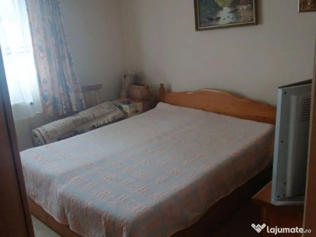 Apartament 3 camere, decomandat - zona Tractorul 