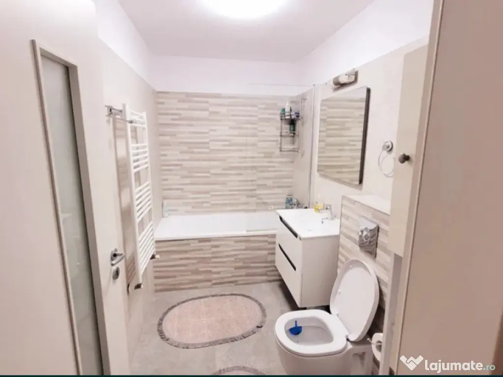 Apartamment 2 camere, decomandat - zona Tractorul