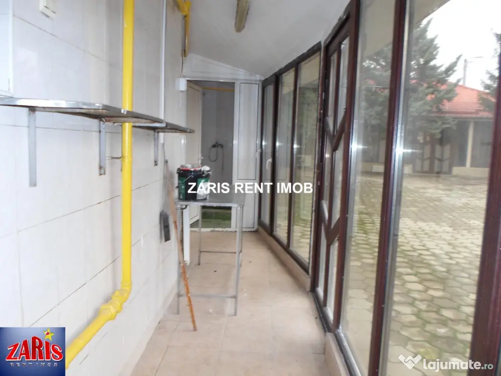 Spatiu comercial cu acces stradal in Ploiesti, semicentral 