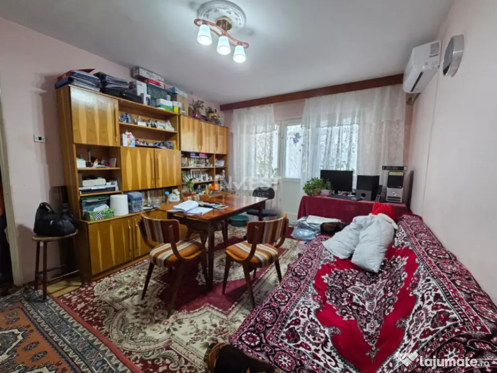 DE VANZARE-APARTAMENT 3 CAMERE-DACIA 