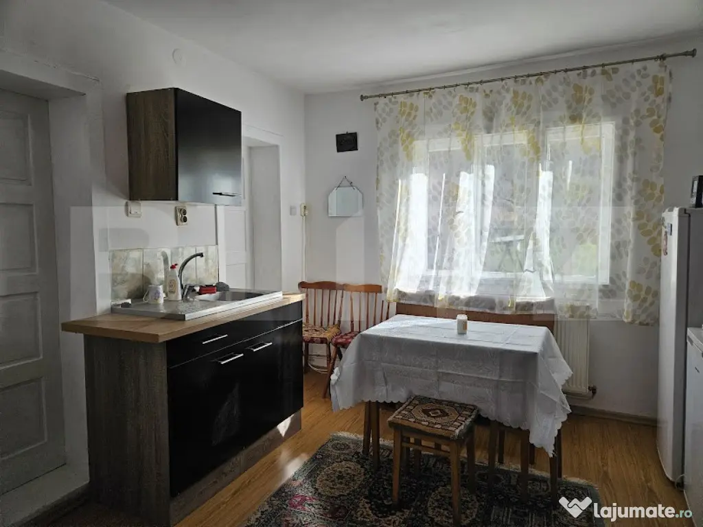 Casa spatioasa cu 4 camere, orasul Campeni