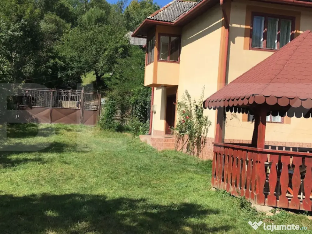 Casa spatioasa cu 4 camere, orasul Campeni