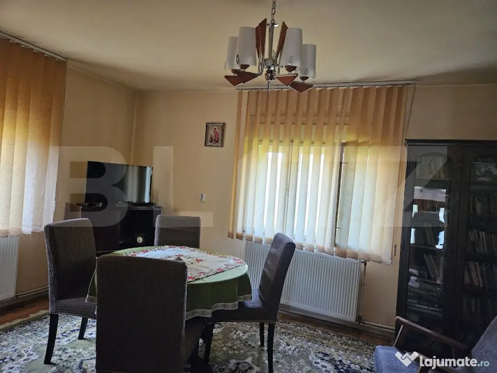 Casa spatioasa cu 4 camere, orasul Campeni