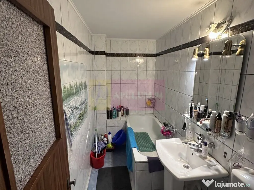 VAnzare apartament 3 camere Basarabia, aproape metrou Cos... 