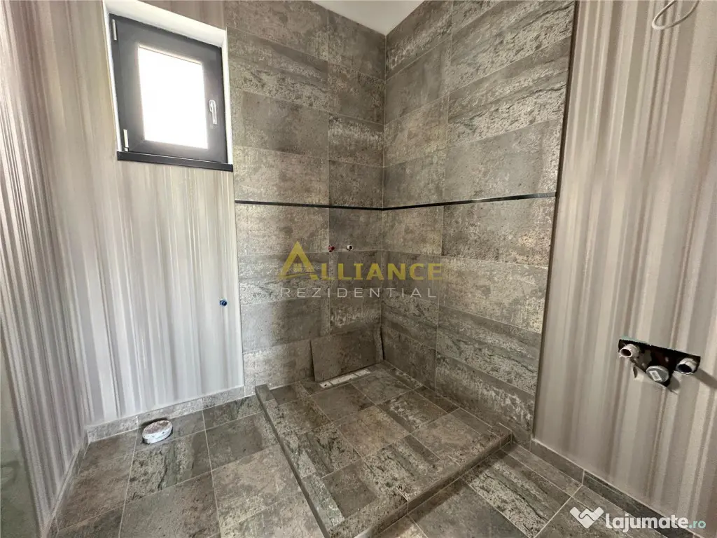 4 camere 3 bai teren 380 m2 Zona linistit 