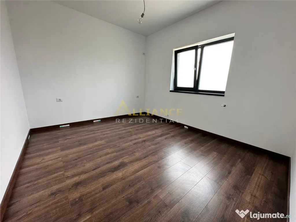 4 camere 3 bai teren 380 m2 Zona linistit 