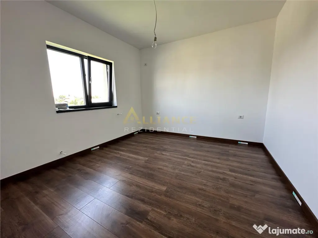 4 camere 3 bai teren 380 m2 Zona linistit 