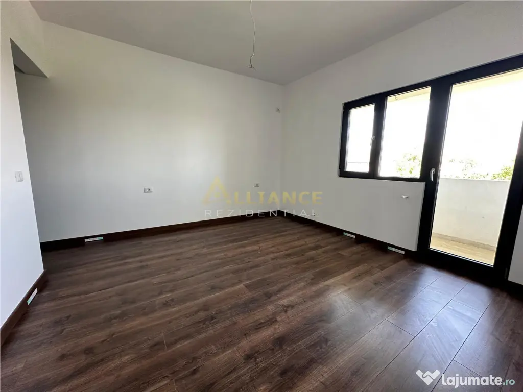 4 camere 3 bai teren 380 m2 Zona linistit 