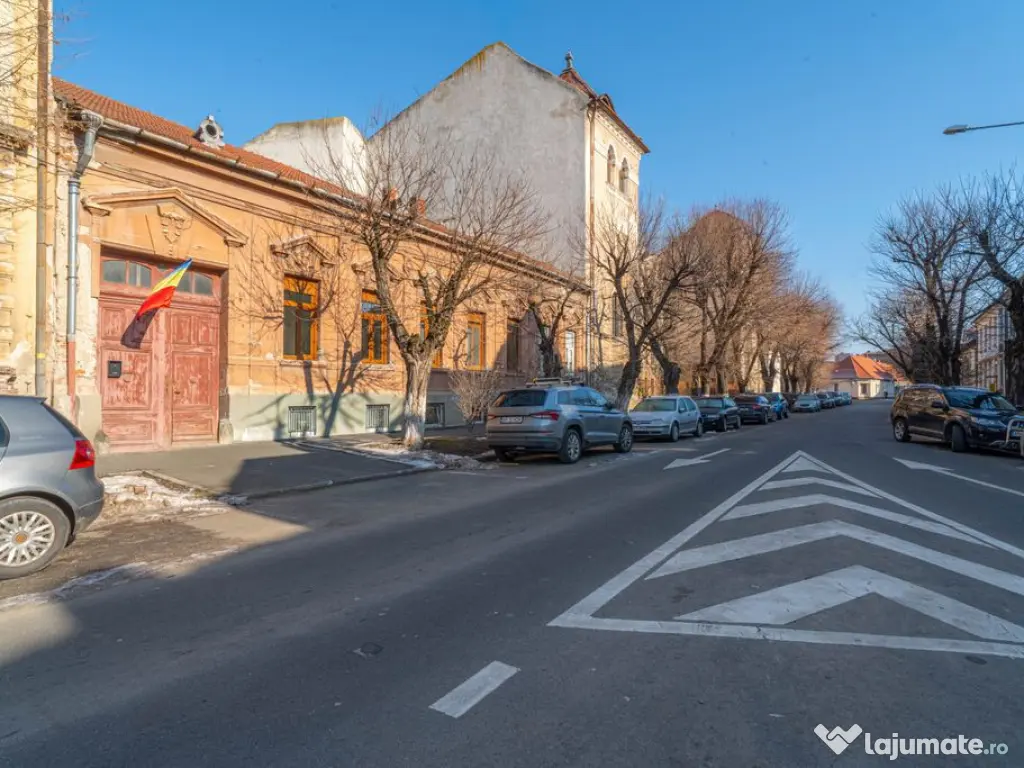 Apartament 2 camere parter înalt, amenajat complet.