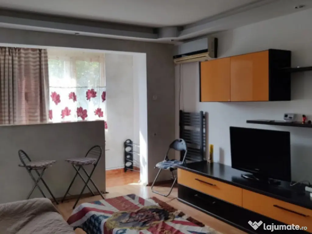 Apartament cu 3 camere + centrala proprie - Constanta