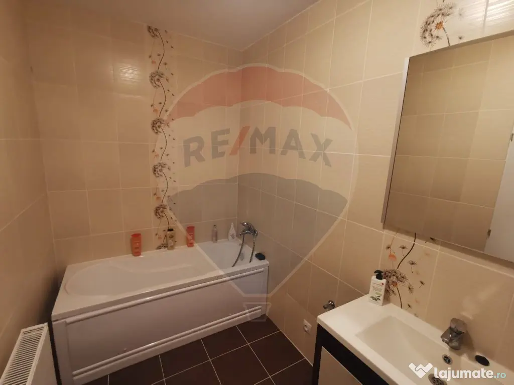 Apartament de închiriat + parcare