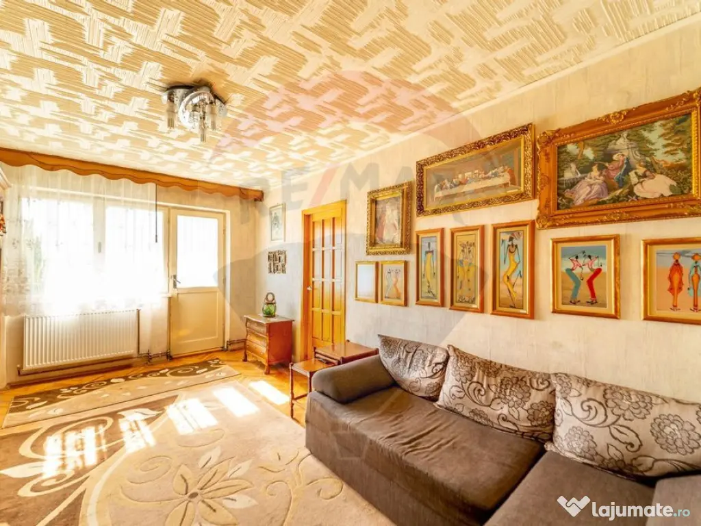 Apartament cu 3 camere in zona Grădiște 