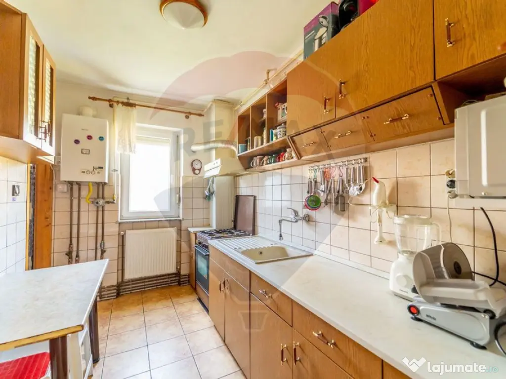 Apartament cu 3 camere in zona Grădiște 