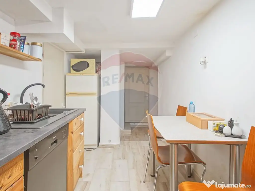 Spaţiu birouri în casă, 100 mp, zona regiunilor, lâng...