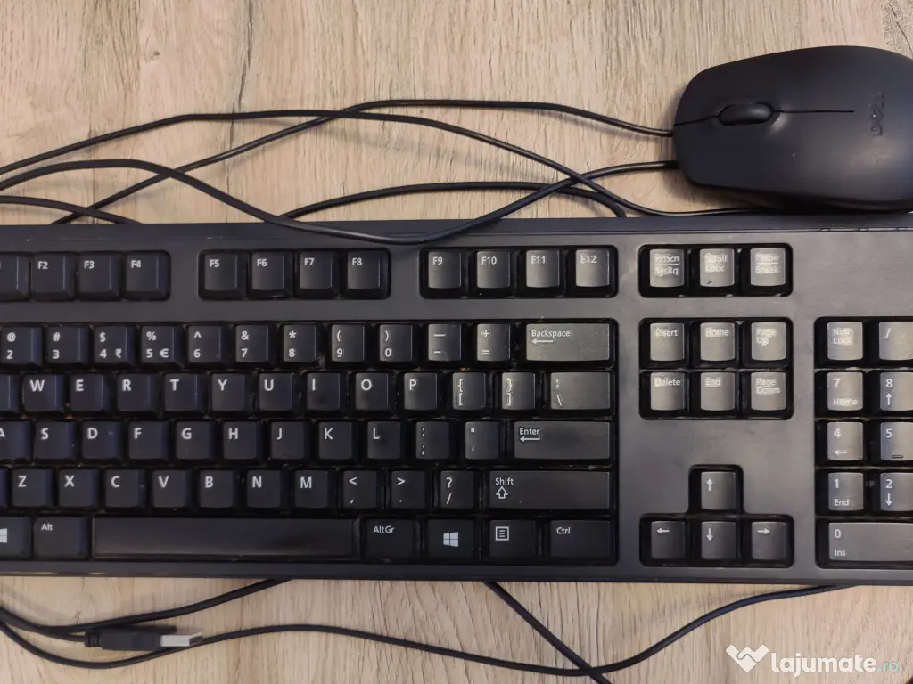 Dell Optiplex 7020 SFF + Monitor + Tastatura si mouse Dell 