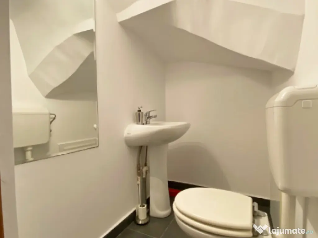 Casa P+M cu teren 162 mp - situata pe malul lacului Fundeni 