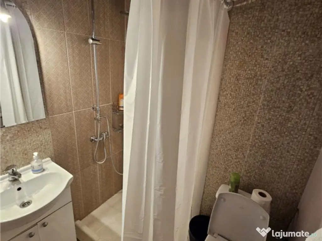 Casa 2 apartamente si curte privata , AFI Mall Brasov 