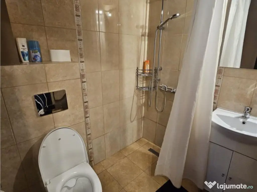 Casa 2 apartamente si curte privata , AFI Mall Brasov 