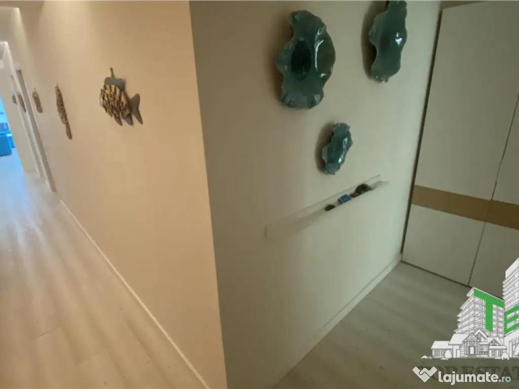 Apartament 4 camere - prima linie, vedere frontala - Mamaia 