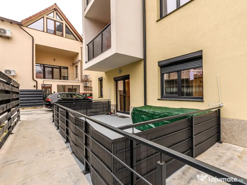 Apartament ultracentral cu loc de parcare, 2 camere cu te... 