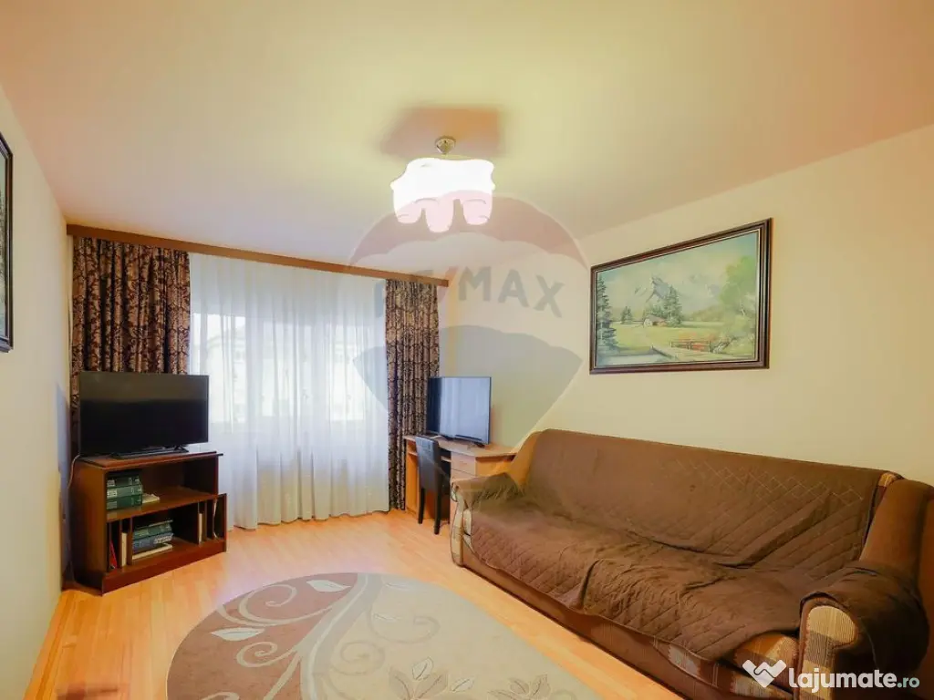 Apartament cu 3 camere de vânzare, în zona Dragoș Vodă