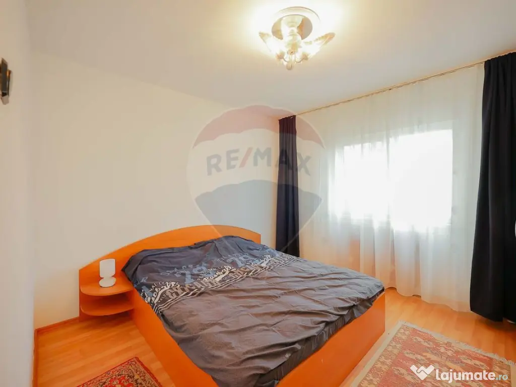 Apartament cu 3 camere de vânzare, în zona Dragoș Vodă