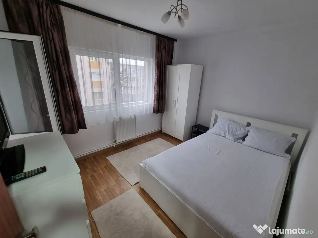 Inel 2 scoala 39-apartament 4 camere la cheie 