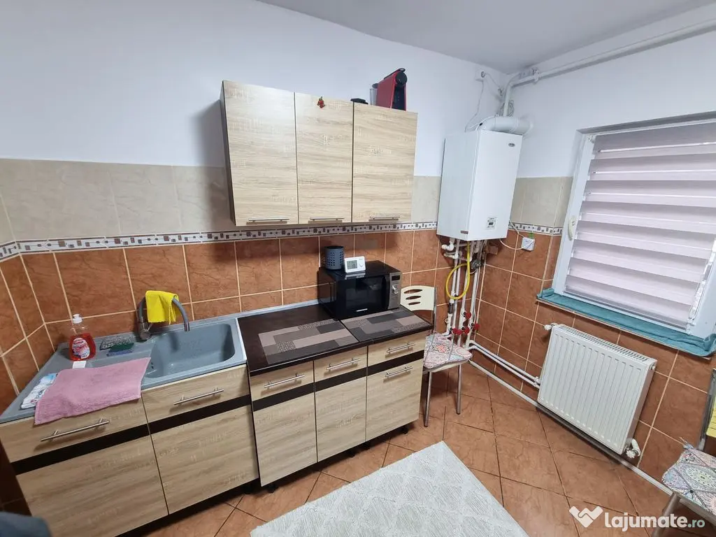 Inel 2 scoala 39-apartament 4 camere la cheie 