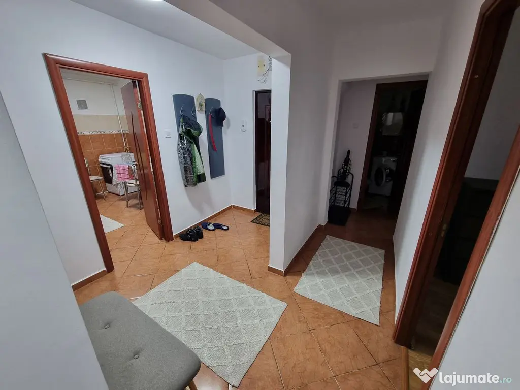 Inel 2 scoala 39-apartament 4 camere la cheie 