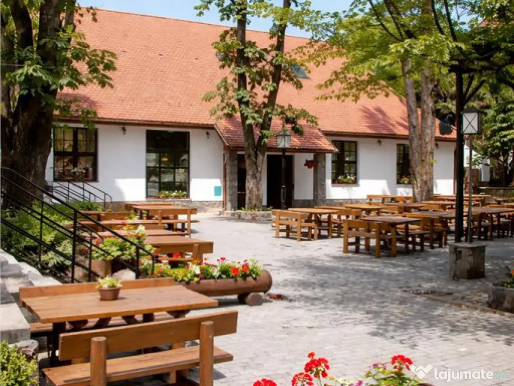 Complex Gastronomic:Afacere la cheie, Restaurant traditional