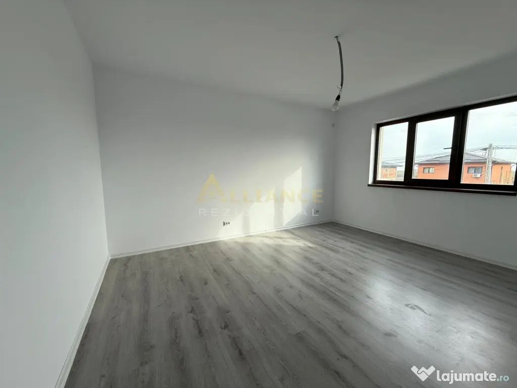 4 camere 2 bai 320mp teren