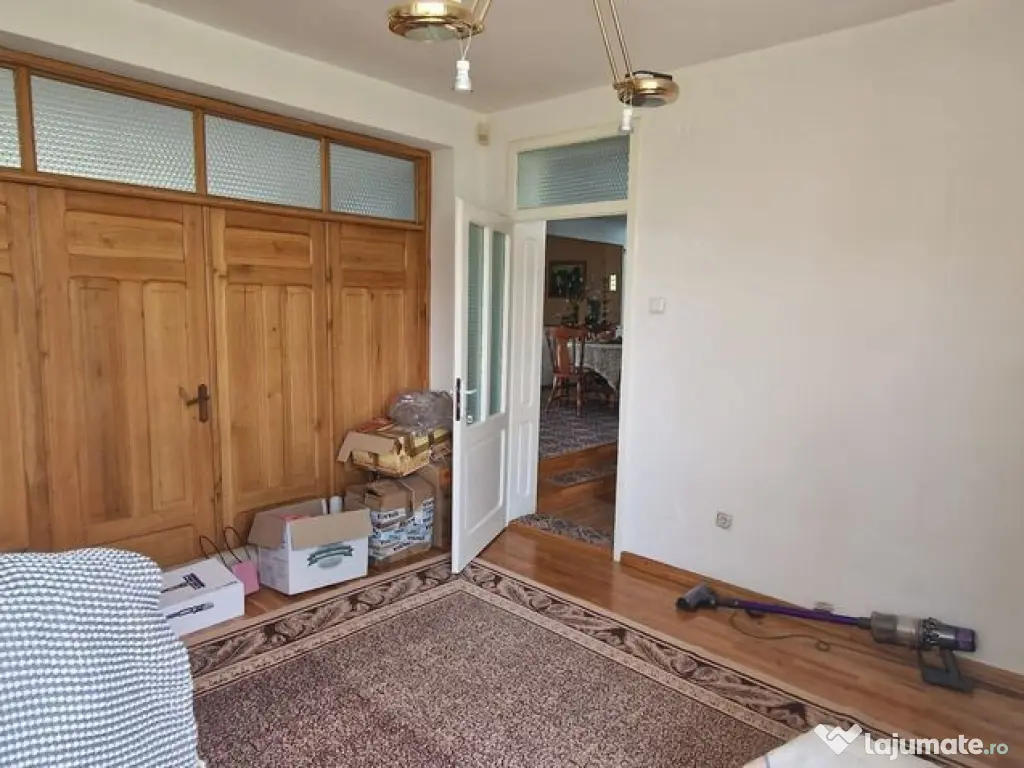 Casa - 1500 mp de teren - zona rezidențială schit 