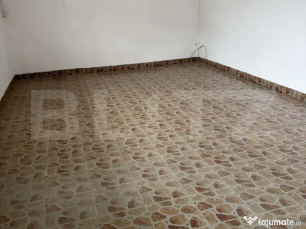 Spatiu comercial de vanzare, in Brosteni, jud. Suceava