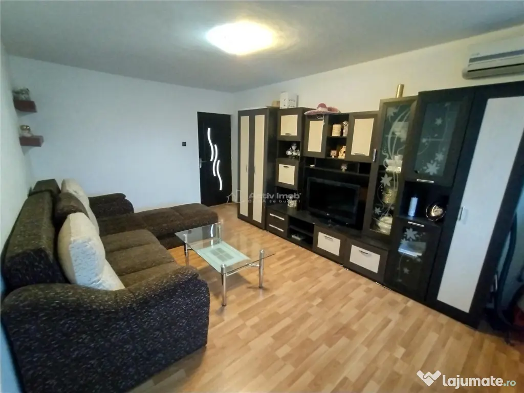 Oravita, Apt.2 Cam, la Cheie, Decomandat, ZERO COMISION 