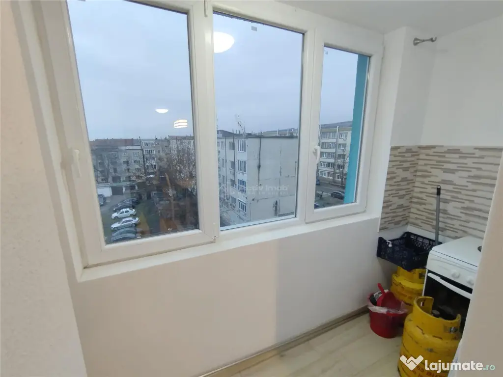 Oravita, Apt.2 Cam, la Cheie, Decomandat, ZERO COMISION 