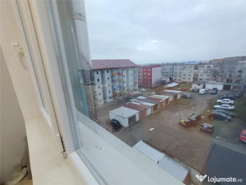 Oravita, Apt.2 Cam, la Cheie, Decomandat, ZERO COMISION 