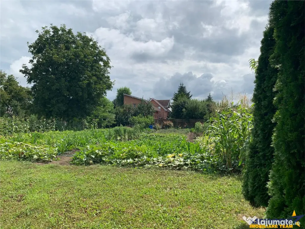 FILM!1.409 mp teren intravilan,livada, utilitati,locatie pre