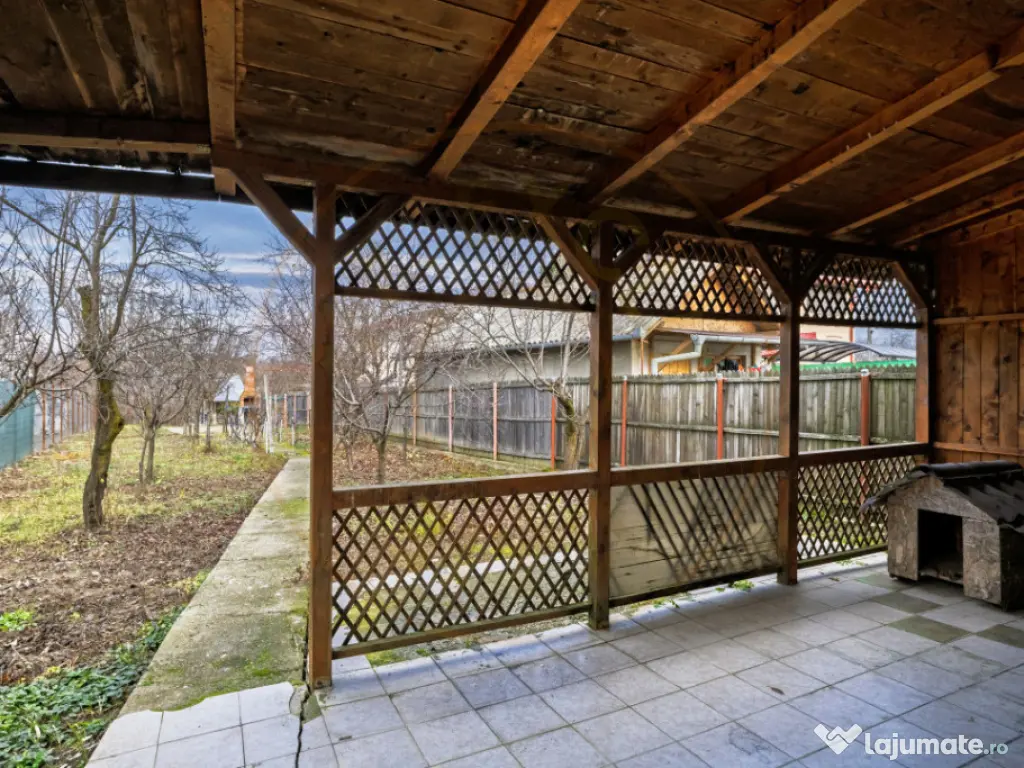 Teren si casa Turcesti