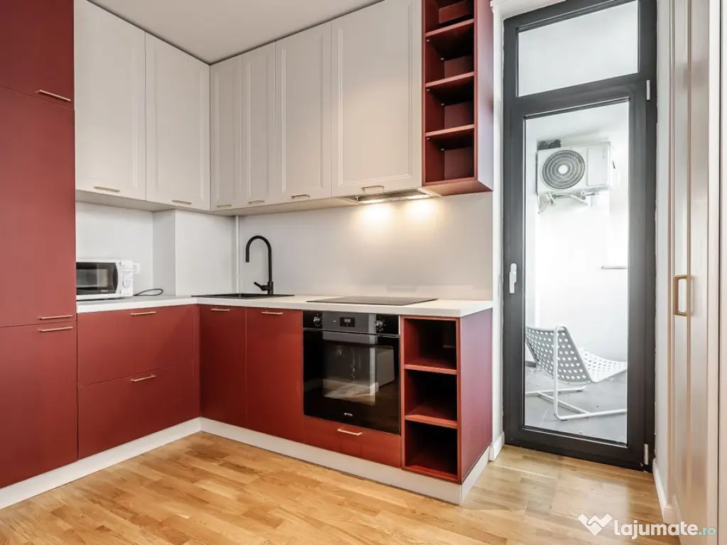 XCity Towers: 3 camere modern, etaj 2, living generos