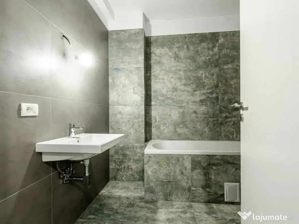 XCity Towers: 3 camere modern, etaj 2, living generos