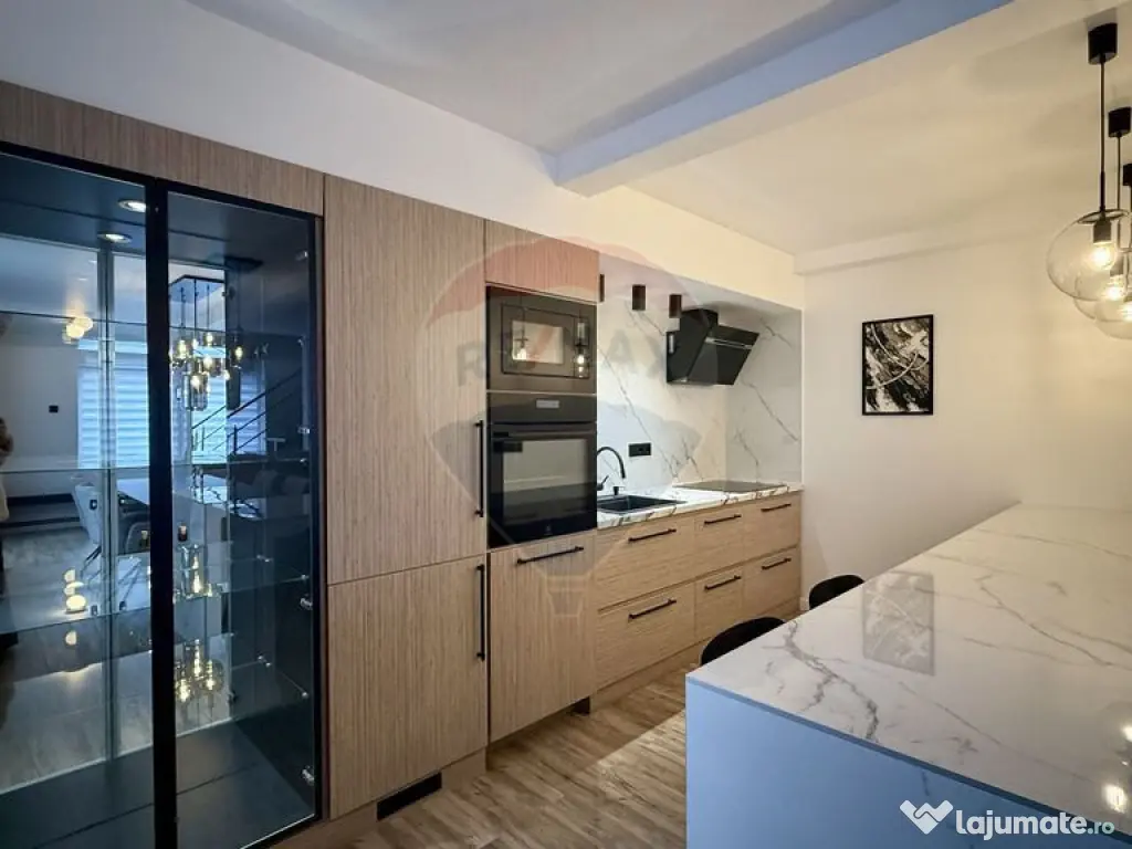 Parte de casă cu etaj – lux, interior superb, 2 locuri... 