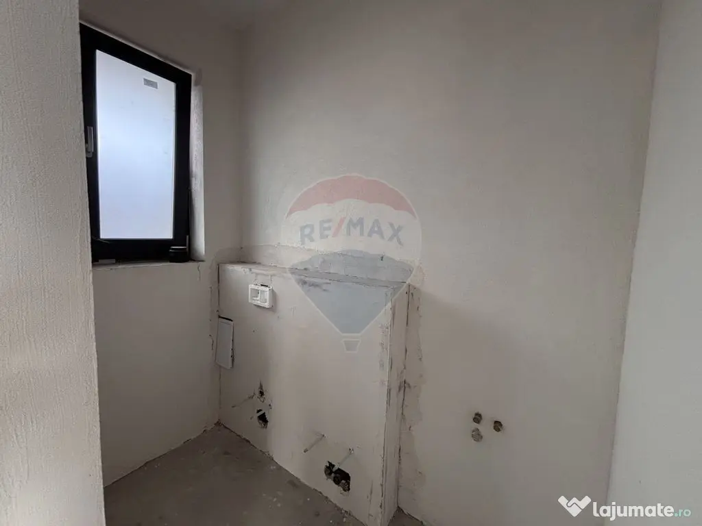 Casă / Vilă cu 4 camere de vânzare 