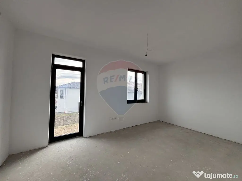 Casă / Vilă cu 4 camere de vânzare 