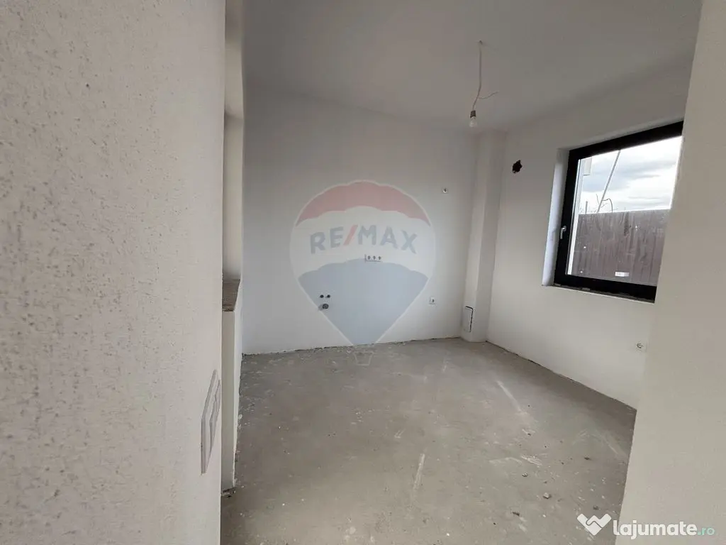 Casă / Vilă cu 4 camere de vânzare 