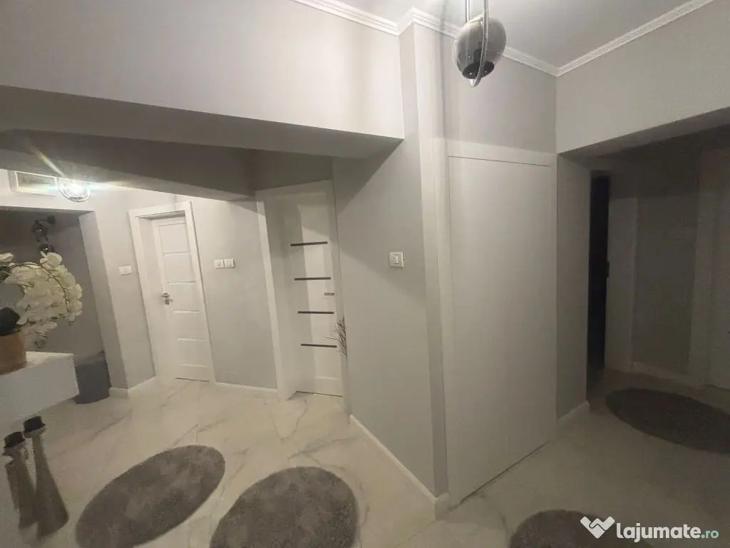 Apartament 3 camere Trocadero 