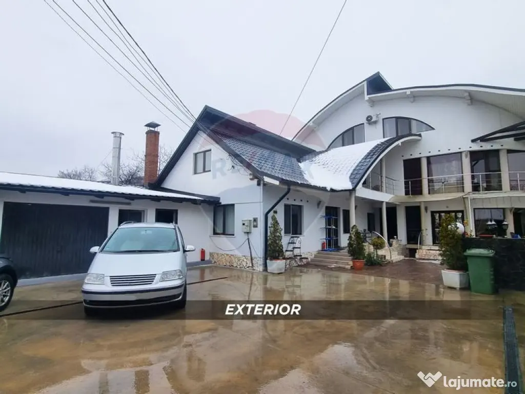 Casă / Vilă cu 10 camere de vânzare în SIGHETUL MARMA...
